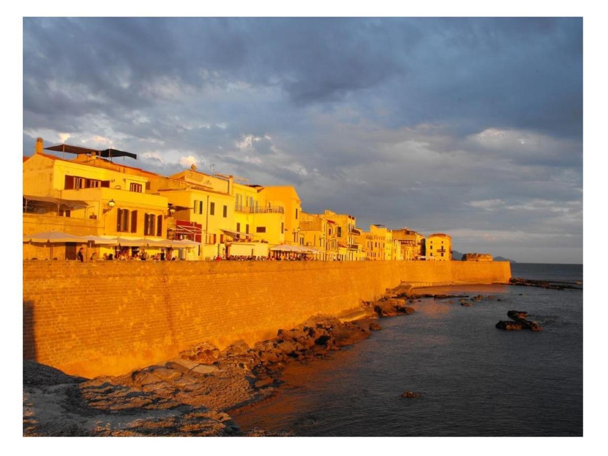 Appartamento In Centro Fronte Spiaggia Del Lido Con Terrazza Vista Mare E Wi-Fi Alghero Zewnętrze zdjęcie