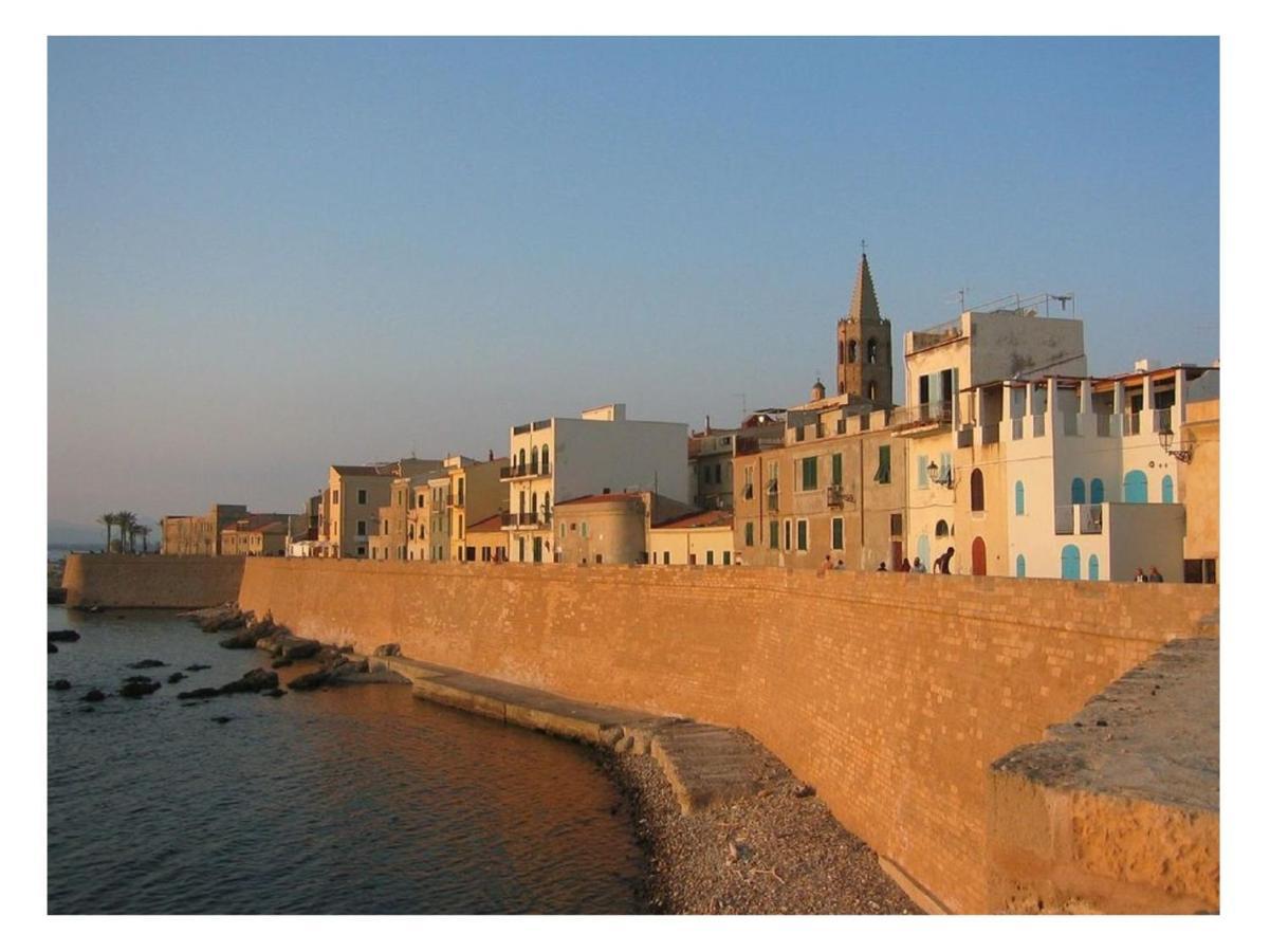 Appartamento In Centro Fronte Spiaggia Del Lido Con Terrazza Vista Mare E Wi-Fi Alghero Zewnętrze zdjęcie