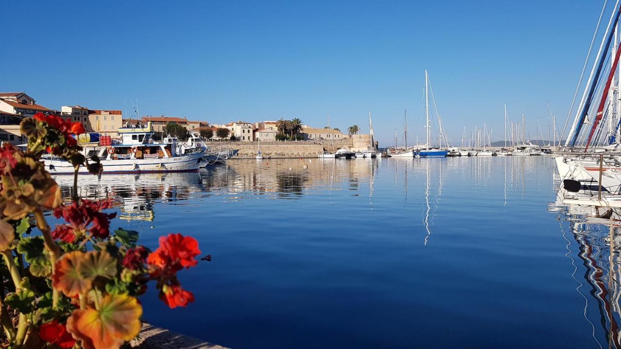 Appartamento In Centro Fronte Spiaggia Del Lido Con Terrazza Vista Mare E Wi-Fi Alghero Zewnętrze zdjęcie